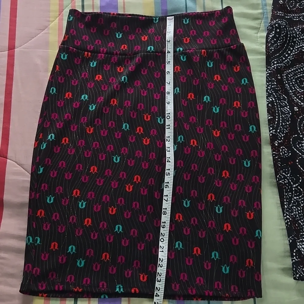 Two LuLaRoe Cassie skirts - Picture 13 of 15